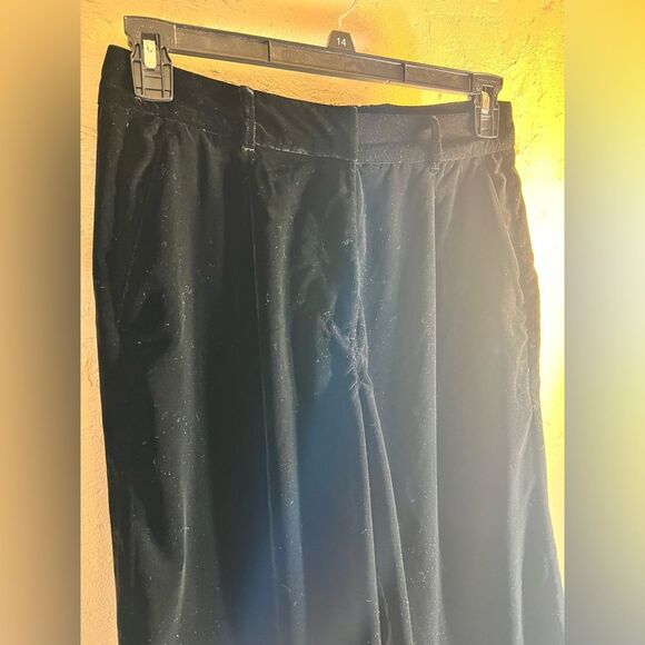 Velvet wide leg pants, black, pockets,back pocket, great preloved condition - Picture 2 of 15